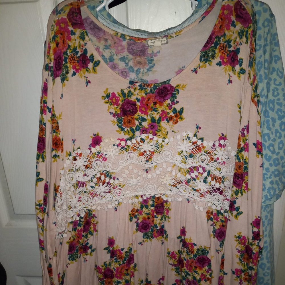 Long sleeve floral top
